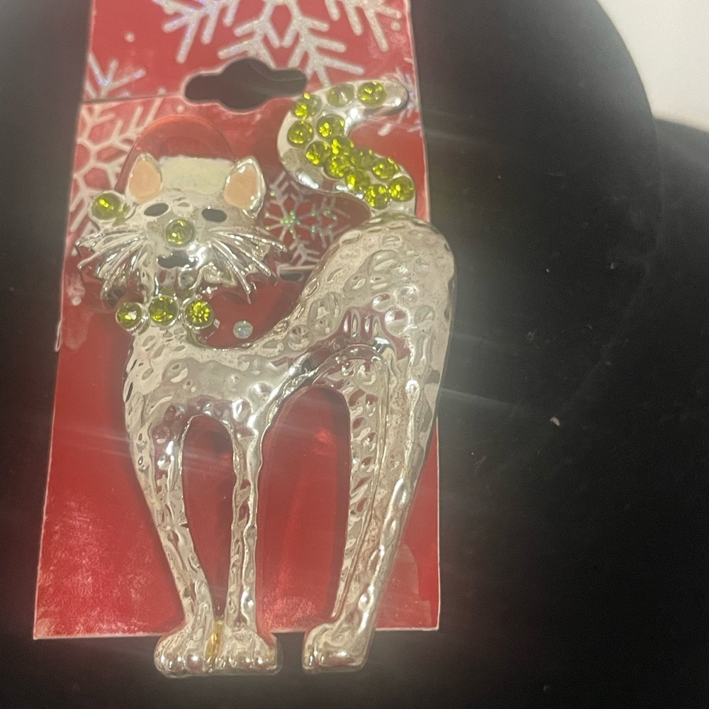 Source Unknown Silver Cat Brooch with Green Accents